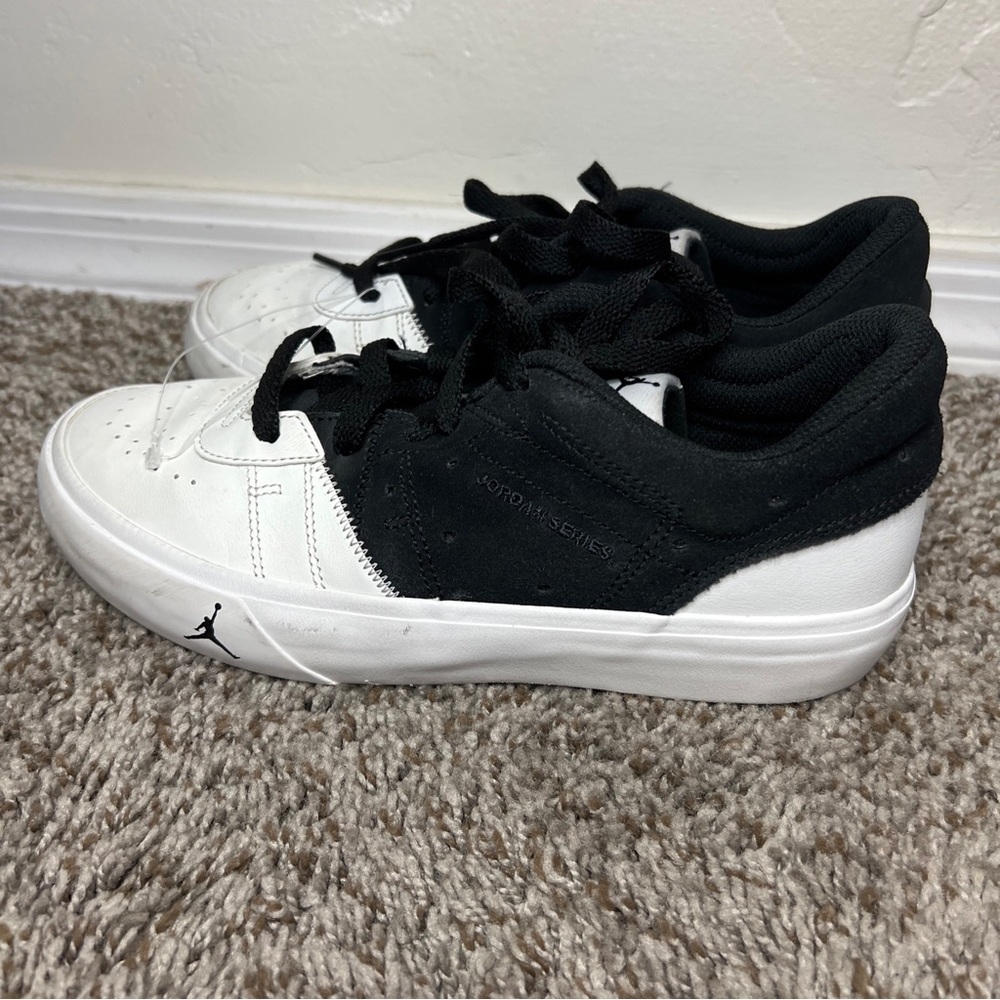 Nike Jordan Series ES GS Black & White Us 5.5